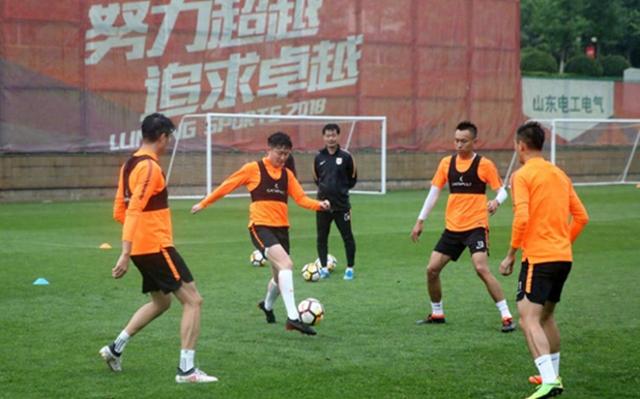 鲁能与恒大同组,亚冠比赛激烈角逐 鲁能与恒大同组,亚冠比赛激烈角逐