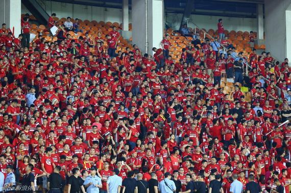 恒大主场告负三分榜首宝座动摇的简单介绍 恒大主场告负三分榜首宝座动摇的简单介绍