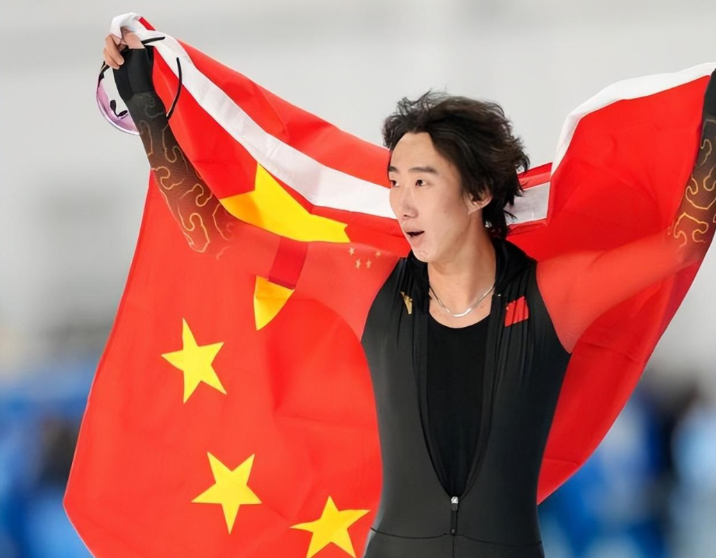 包含韩国击剑队示威的雄风,摘得银牌的词条 包含韩国击剑队示威的雄风,摘得银牌的词条