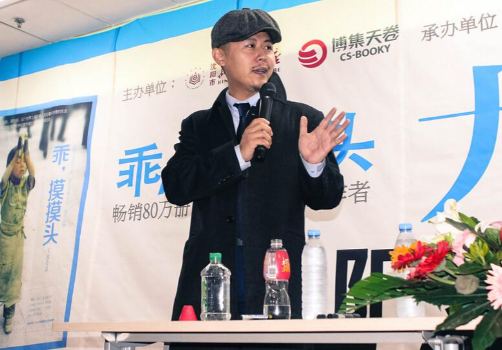 球队主教练突然宣布退休,引发媒体猜测热潮的简单介绍 球队主教练突然宣布退休,引发媒体猜测热潮的简单介绍