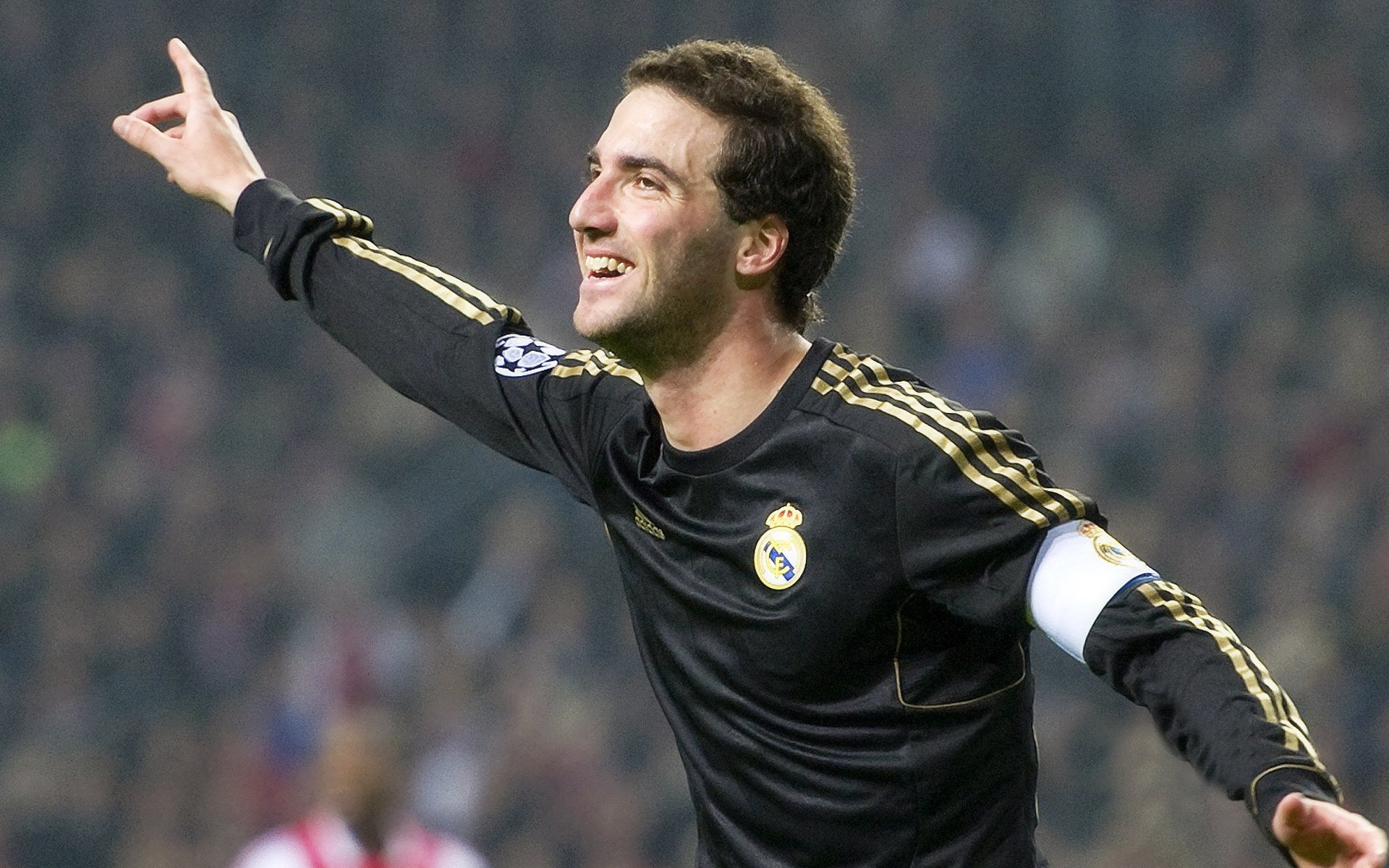 爱游戏tv-托尼个人能力完全展现，莱比锡红牛5-0横扫马里，展现德甲劲旅统治力