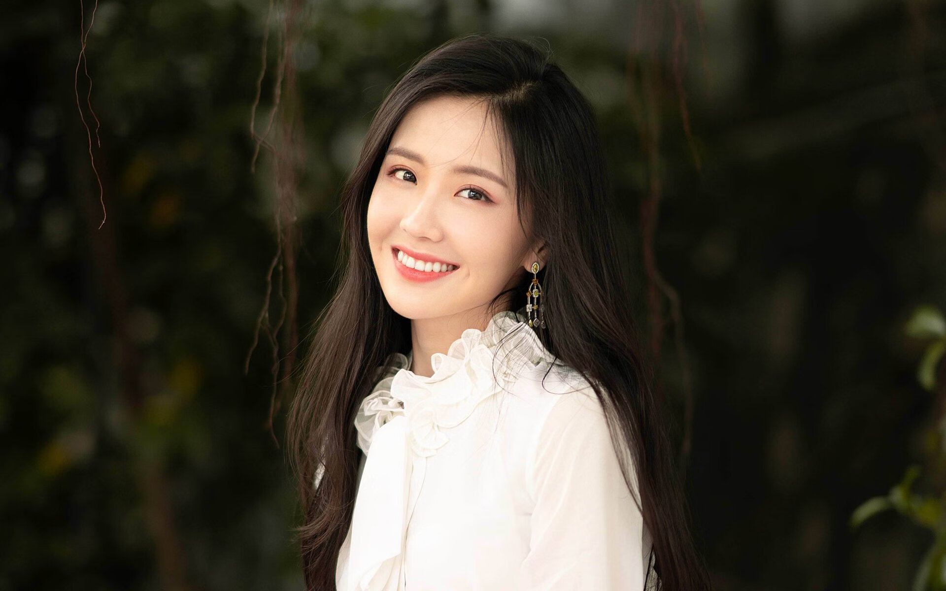 爱游戏在线-速度与爆冷，F1年度争冠战火纷飞，吉林男篮掀翻黄蜂创奇迹