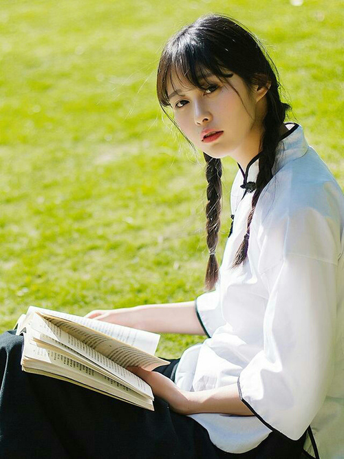 贝林厄姆全程高能输出，多特蒙德对阵土耳其之战的璀璨之星