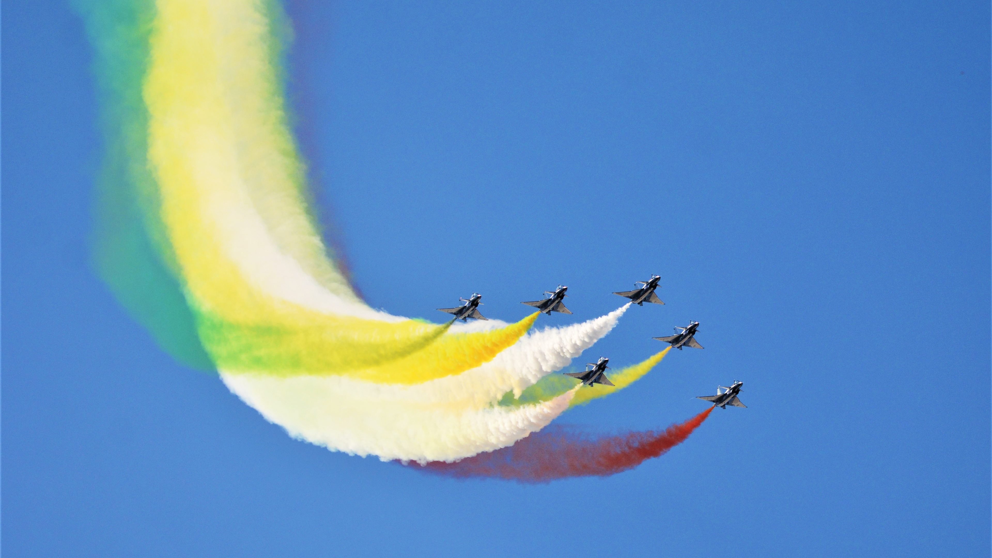 库里单骑救主！关键节点连续得分率队险胜奇才