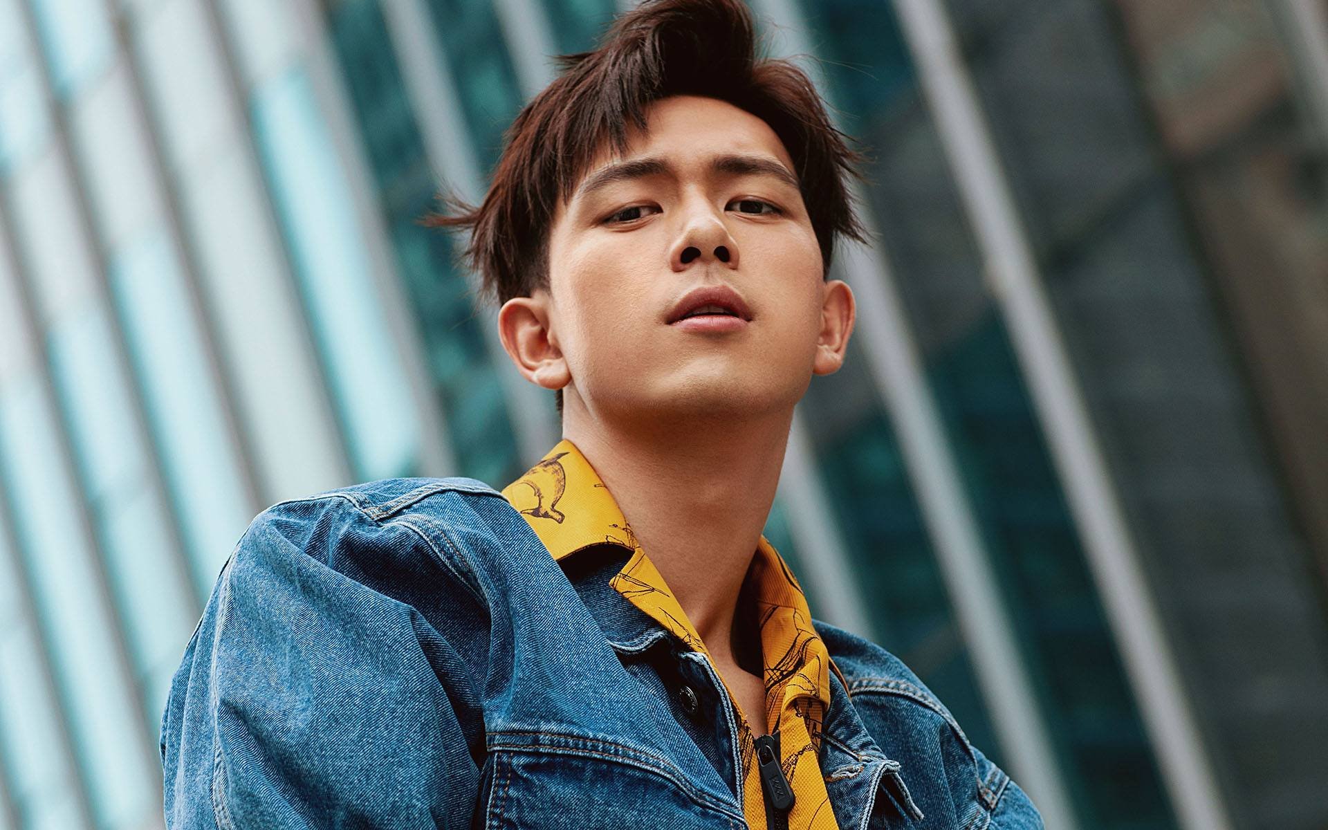 双线争锋，F1街道赛焦点战与湖人险胜爵士共绘体育热血篇章