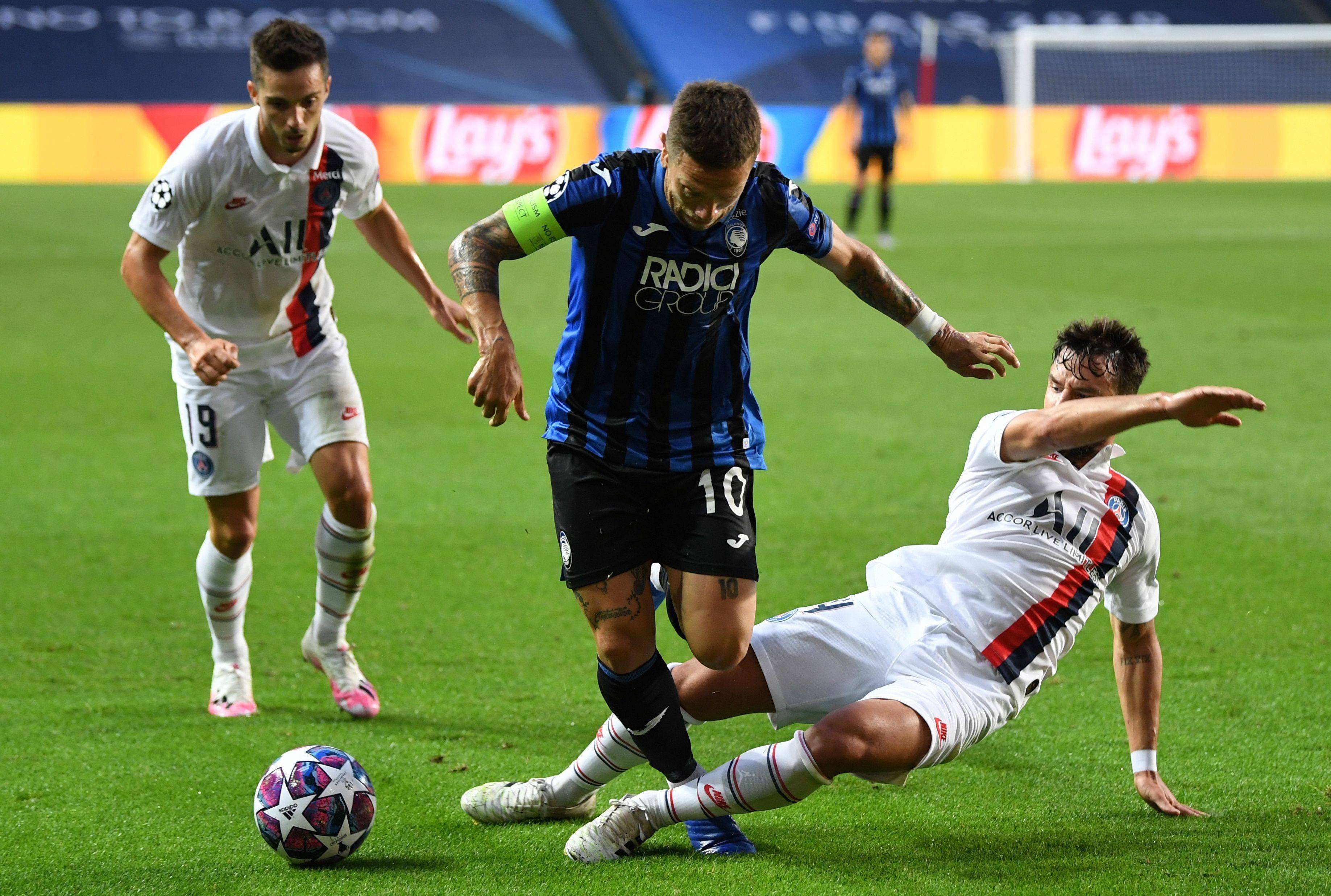 F1街道赛焦点战，尼克斯关键战突围马刺